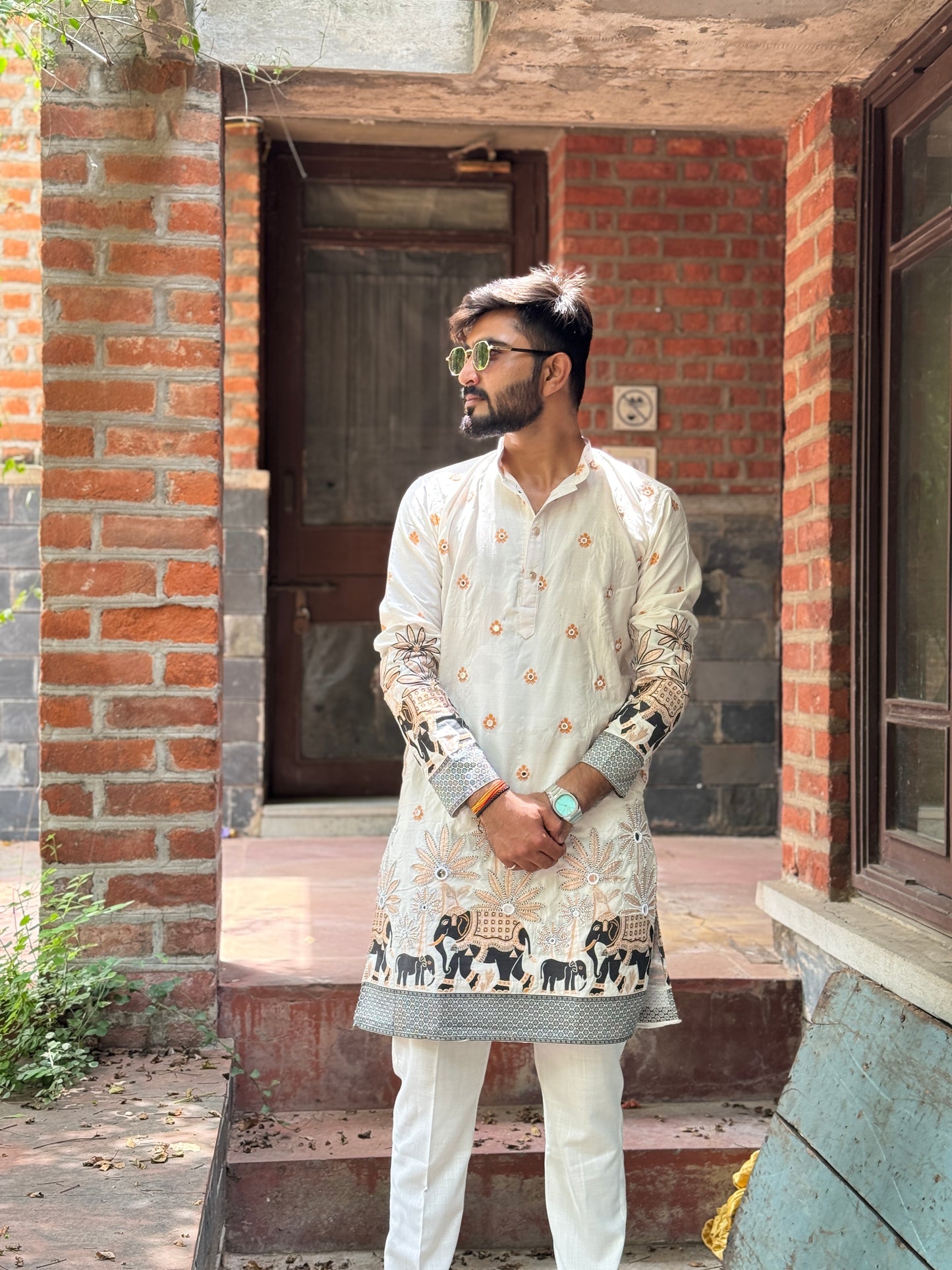 “Empire Weave – Royal Elegance Kurta”